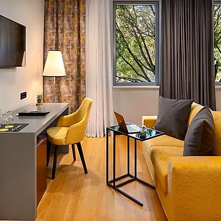 Sia Hotell 4*